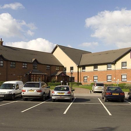 Premier Inn Barnsley Wombwell Buitenkant foto