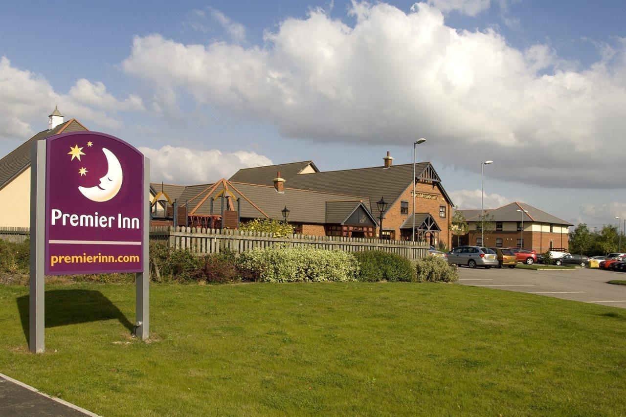 Premier Inn Barnsley Wombwell Buitenkant foto