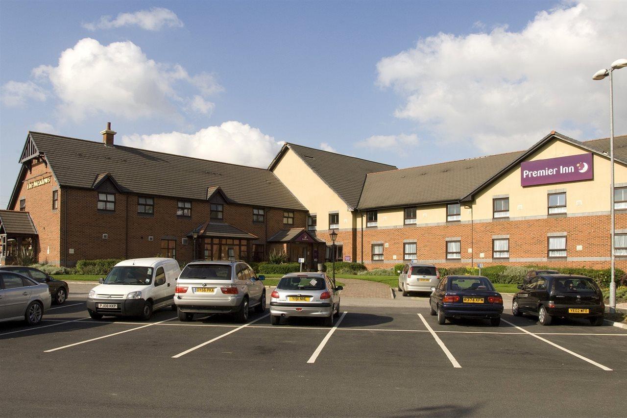 Premier Inn Barnsley Wombwell Buitenkant foto